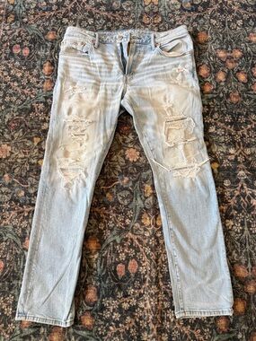 American Eagle Outfitters Light Blue Distressed Skinny Jeans